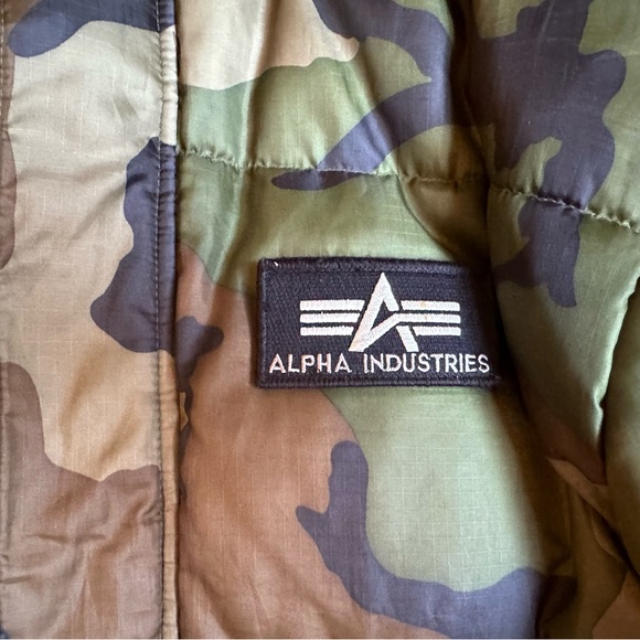 Alpha Industries Camo Down Puffer Jacket - Picture 4 of 11